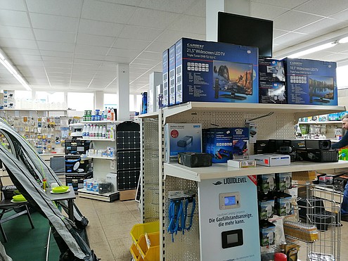 Wanner Caravaning Shop Im Shop finden Camper viel Zubehör fürs mobile Leben.