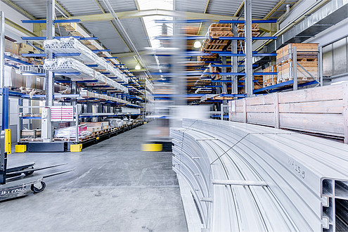 Produktion bei Eloxal Höfler Produktion bei Eloxal Höfler